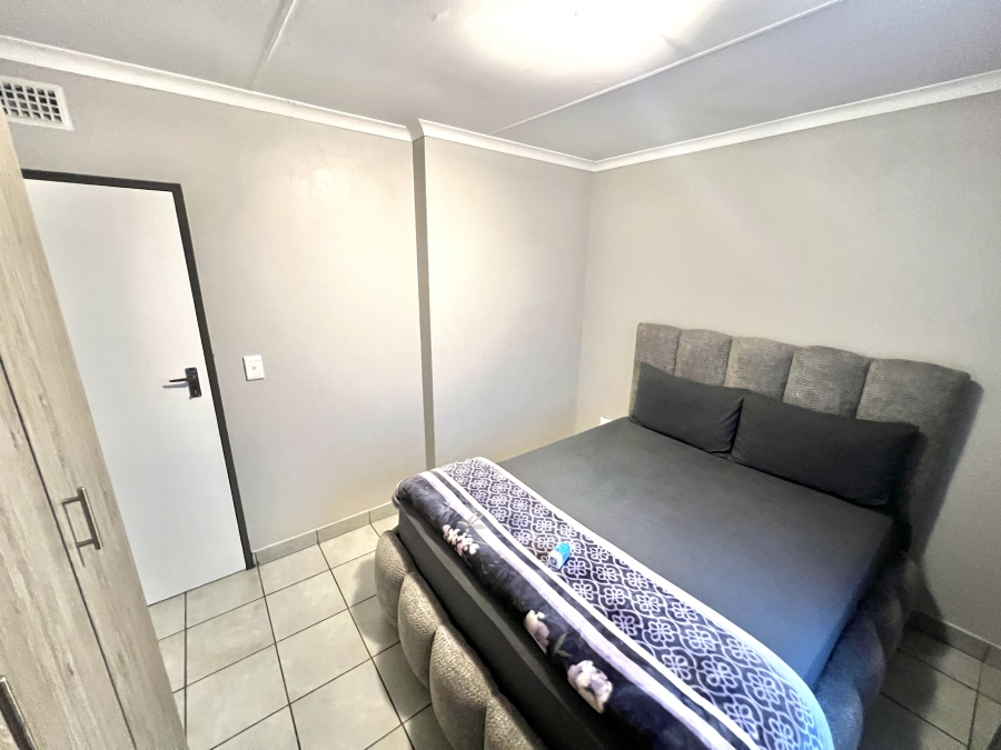 2 Bedroom Property for Sale in Heuweloord Gauteng