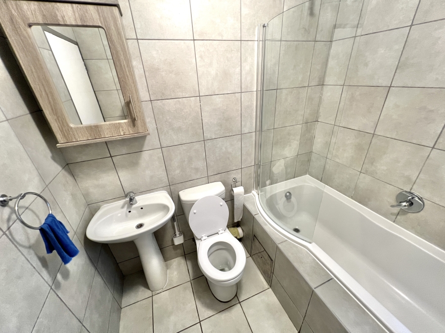 2 Bedroom Property for Sale in Heuweloord Gauteng