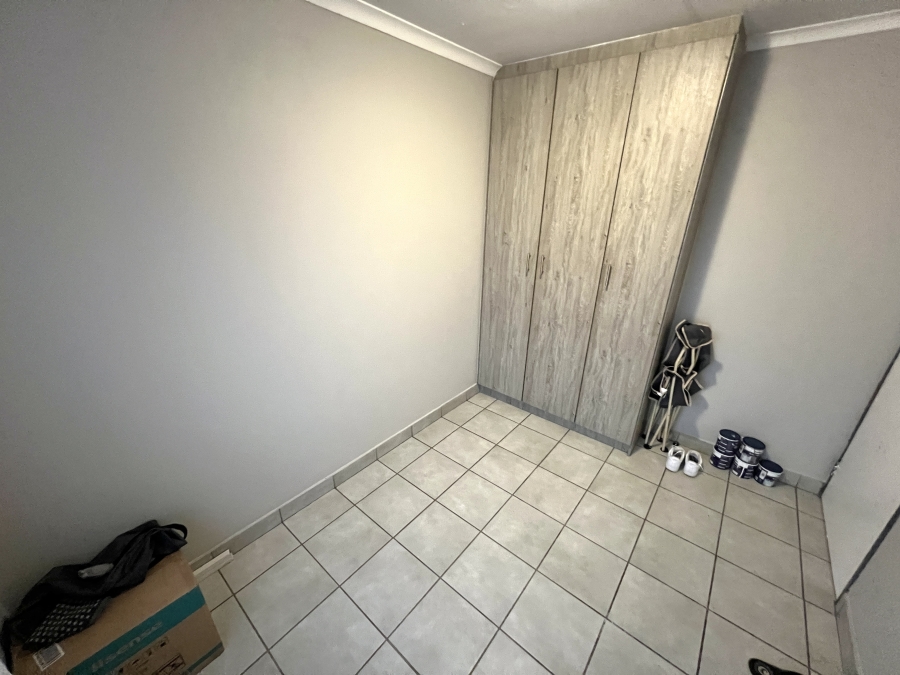 2 Bedroom Property for Sale in Heuweloord Gauteng
