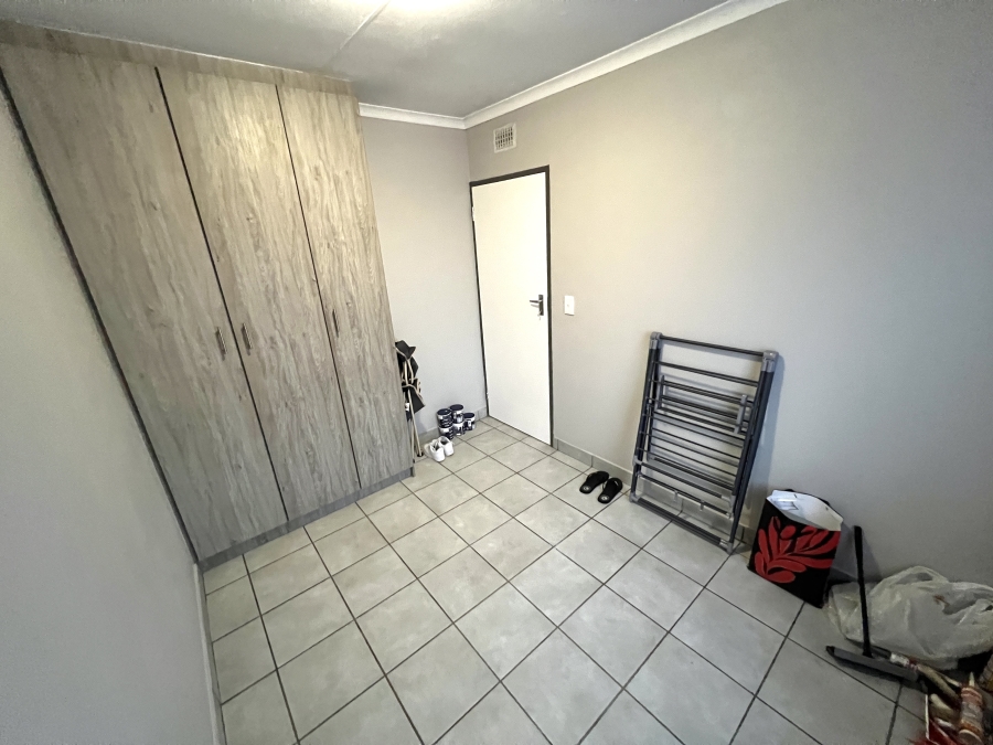 2 Bedroom Property for Sale in Heuweloord Gauteng