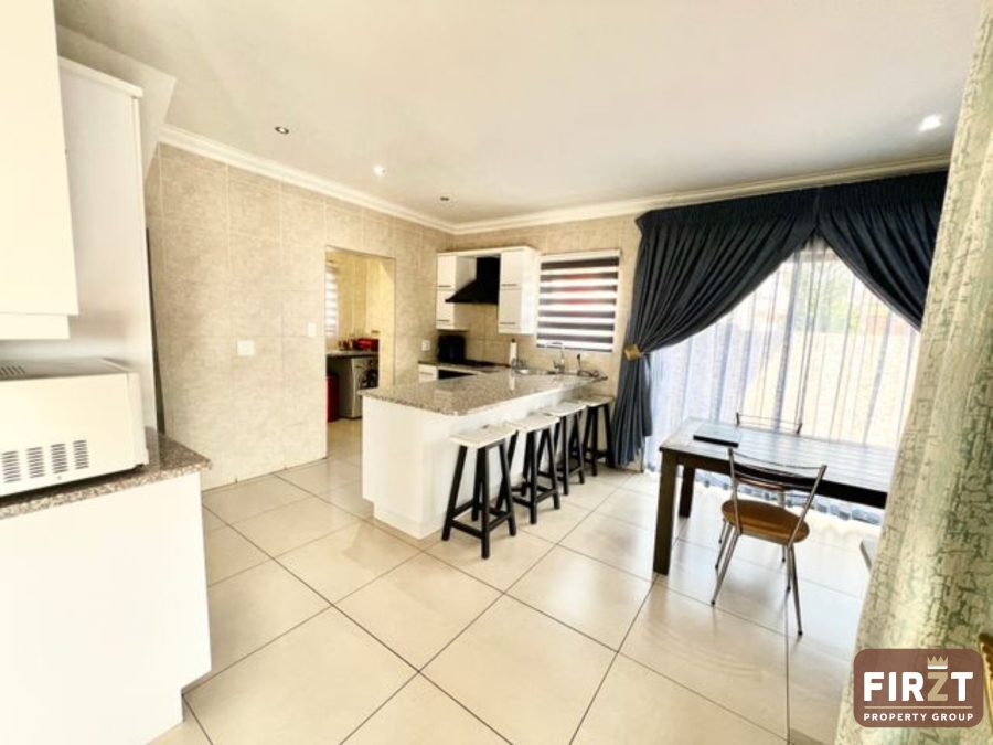 3 Bedroom Property for Sale in Thatchfield Estate Gauteng