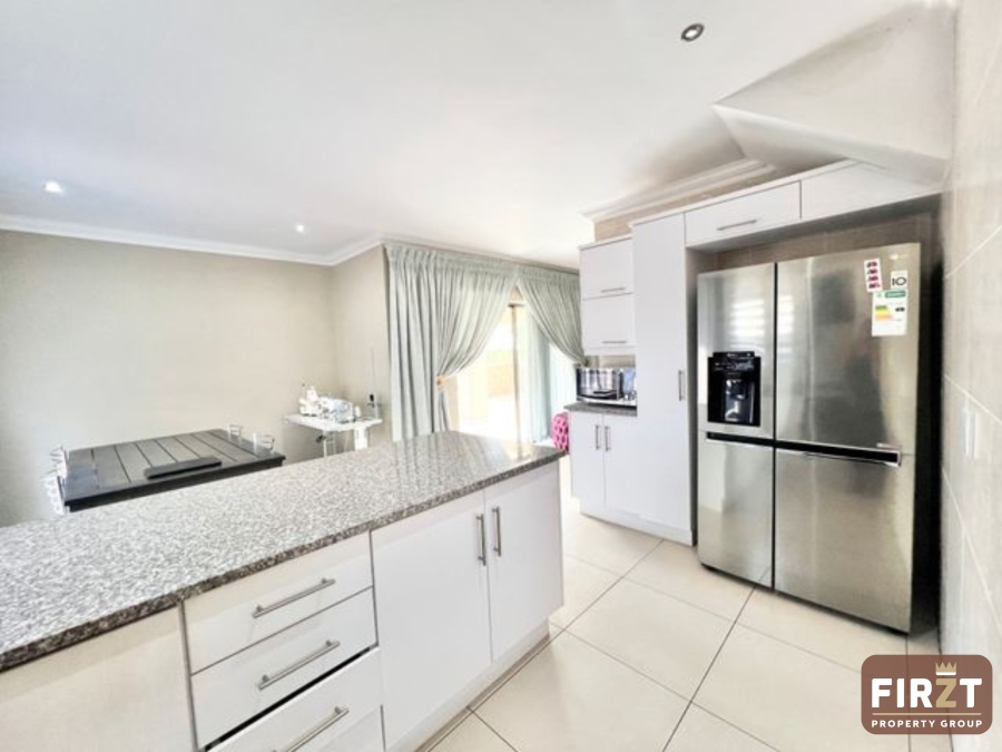 3 Bedroom Property for Sale in Thatchfield Estate Gauteng