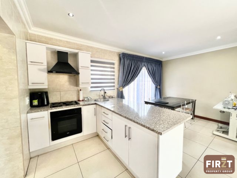 3 Bedroom Property for Sale in Thatchfield Estate Gauteng