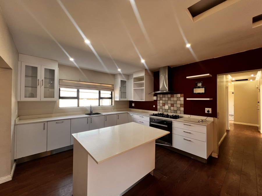 To Let 4 Bedroom Property for Rent in Vorna Valley Gauteng