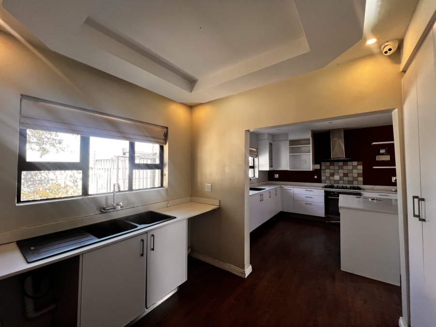 To Let 4 Bedroom Property for Rent in Vorna Valley Gauteng