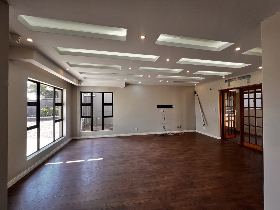 To Let 4 Bedroom Property for Rent in Vorna Valley Gauteng