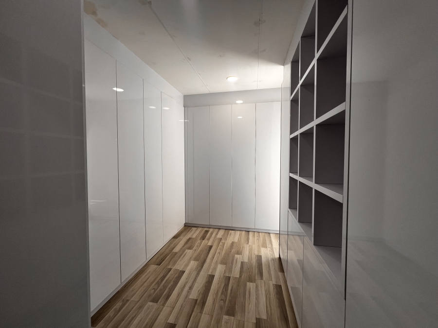 To Let 4 Bedroom Property for Rent in Vorna Valley Gauteng