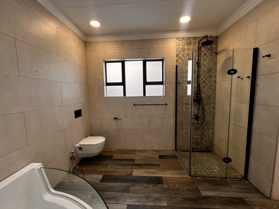 To Let 4 Bedroom Property for Rent in Vorna Valley Gauteng