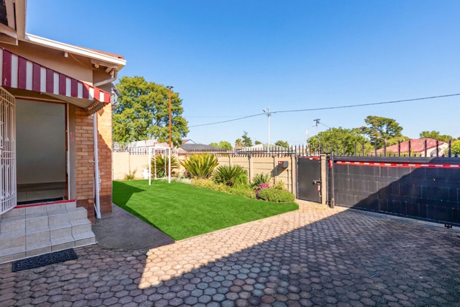 3 Bedroom Property for Sale in Roodepoort Central Gauteng