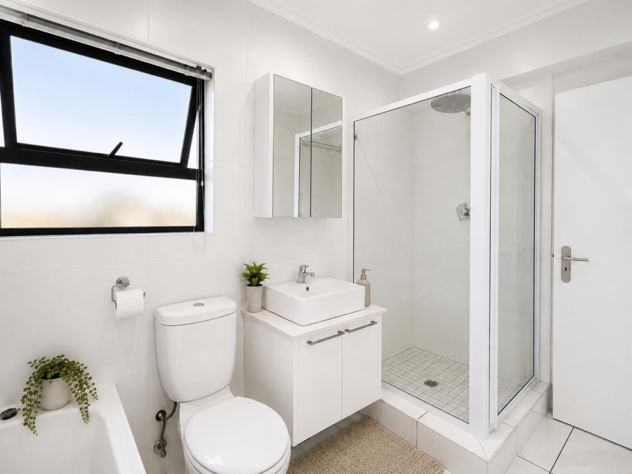 1 Bedroom Property for Sale in Sunninghill Gauteng
