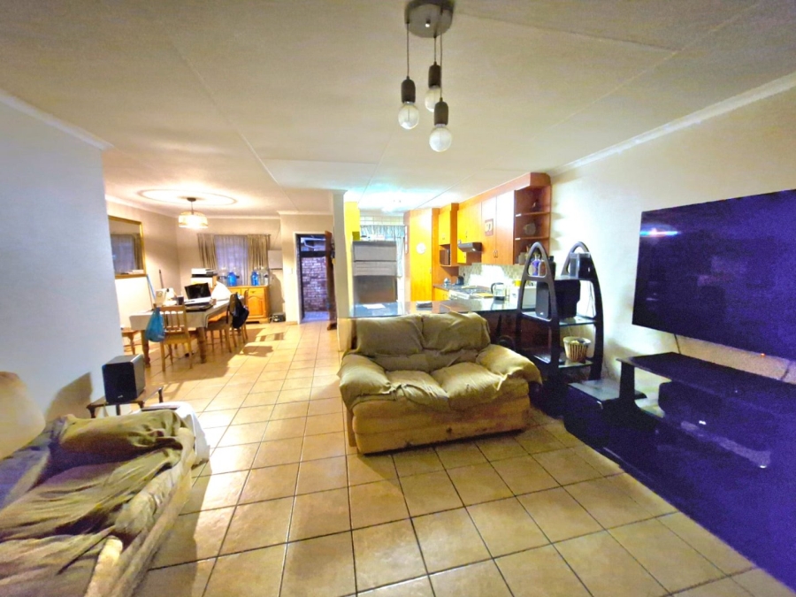 3 Bedroom Property for Sale in Annlin Gauteng