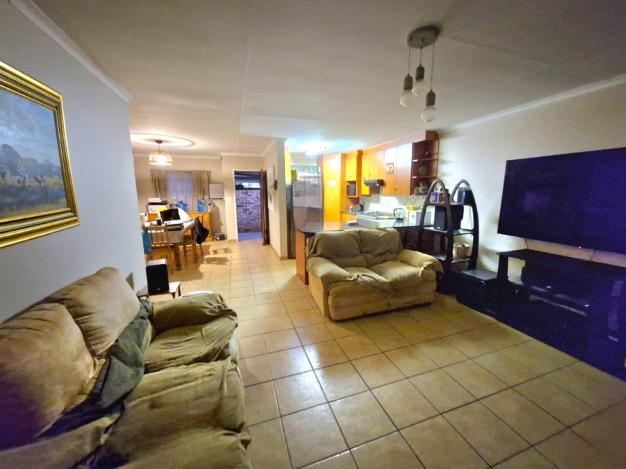3 Bedroom Property for Sale in Annlin Gauteng