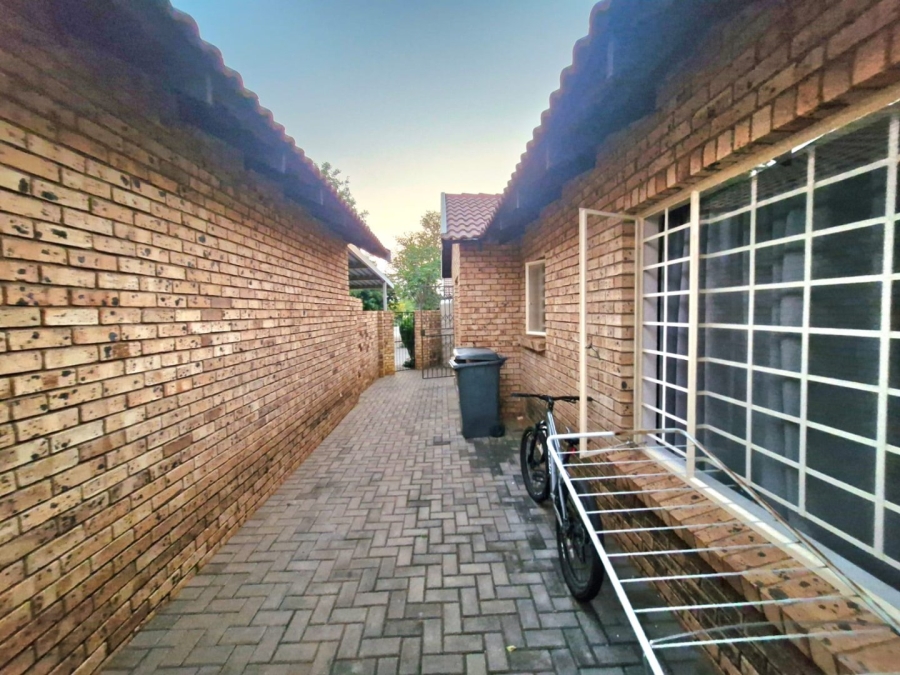 3 Bedroom Property for Sale in Annlin Gauteng