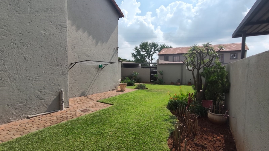 2 Bedroom Property for Sale in Annlin Gauteng