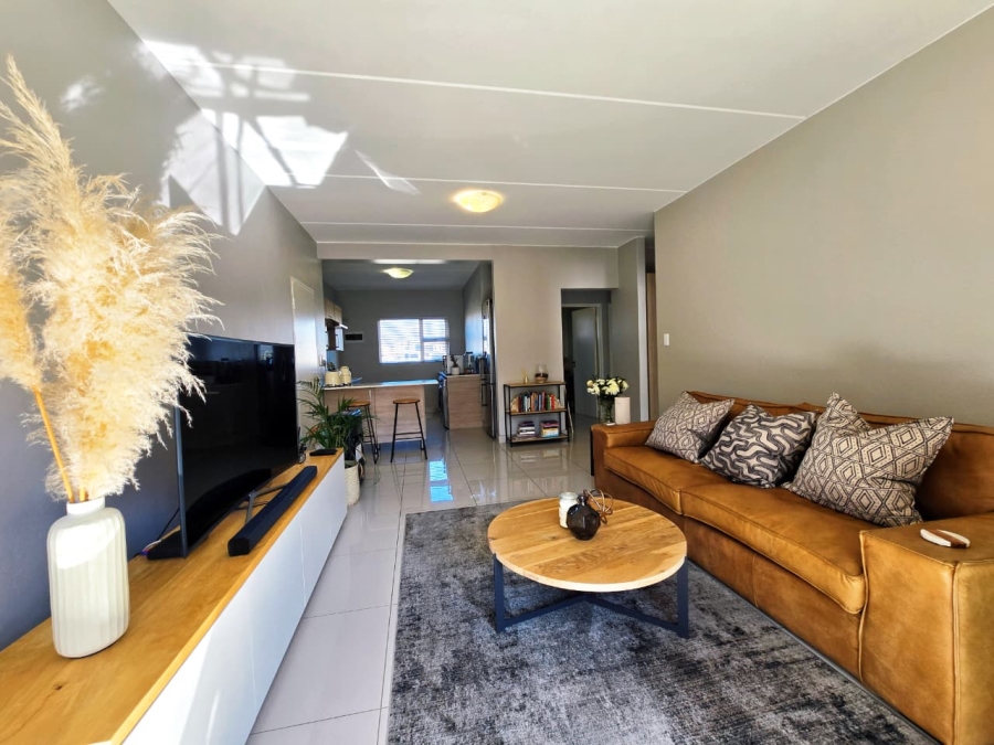 2 Bedroom Property for Sale in Blue Hills Gauteng