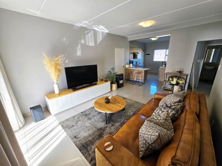 2 Bedroom Property for Sale in Blue Hills Gauteng