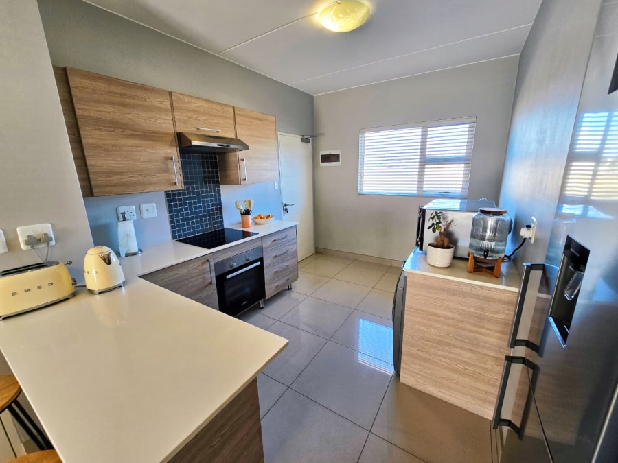 2 Bedroom Property for Sale in Blue Hills Gauteng