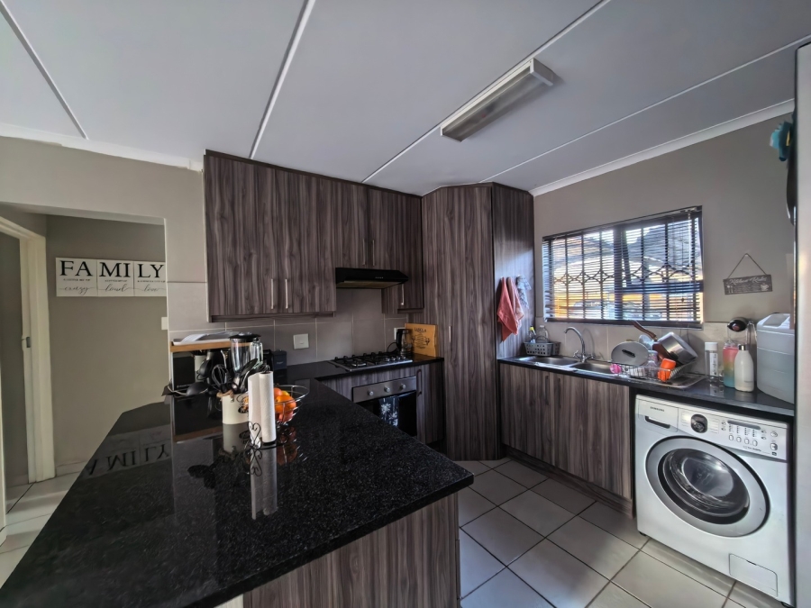 2 Bedroom Property for Sale in Rynfield Gauteng
