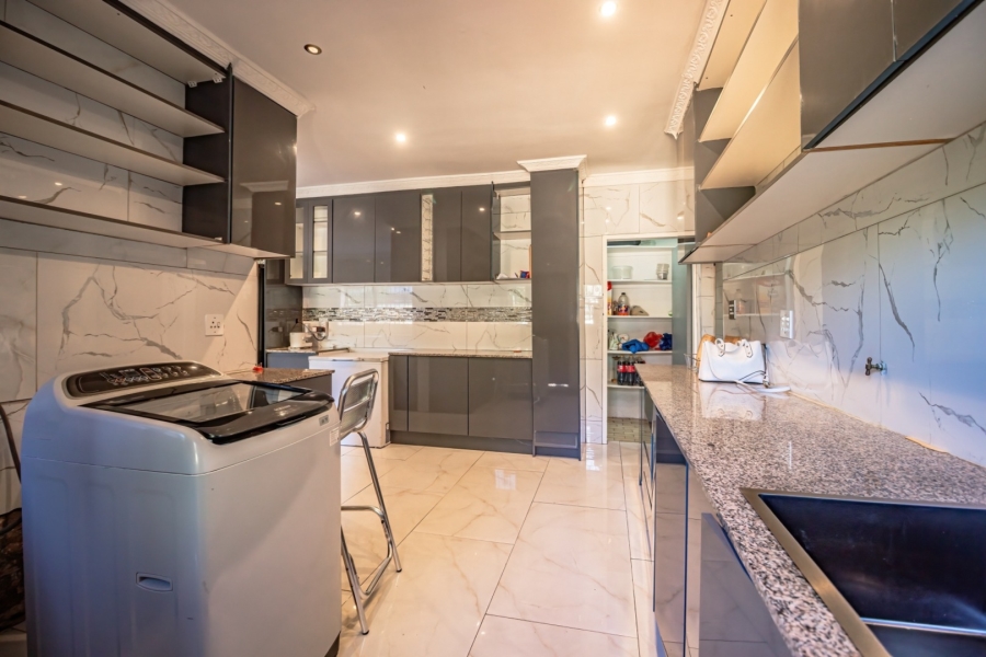 5 Bedroom Property for Sale in Sunward Park Gauteng