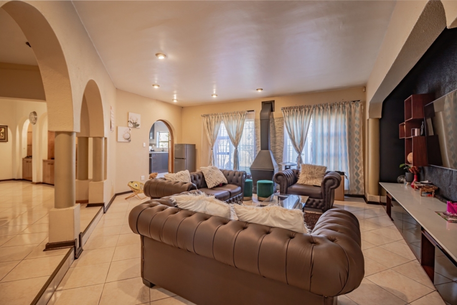 5 Bedroom Property for Sale in Sunward Park Gauteng