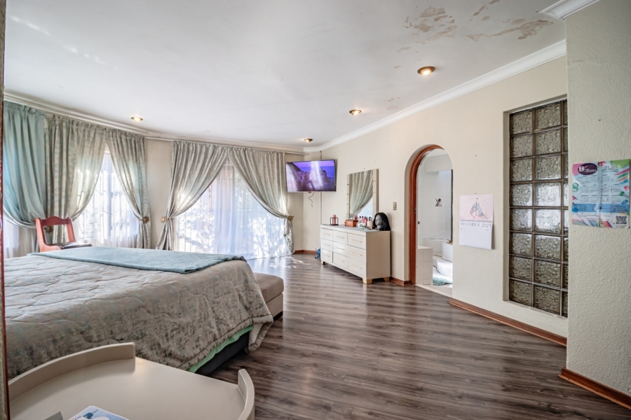 5 Bedroom Property for Sale in Sunward Park Gauteng