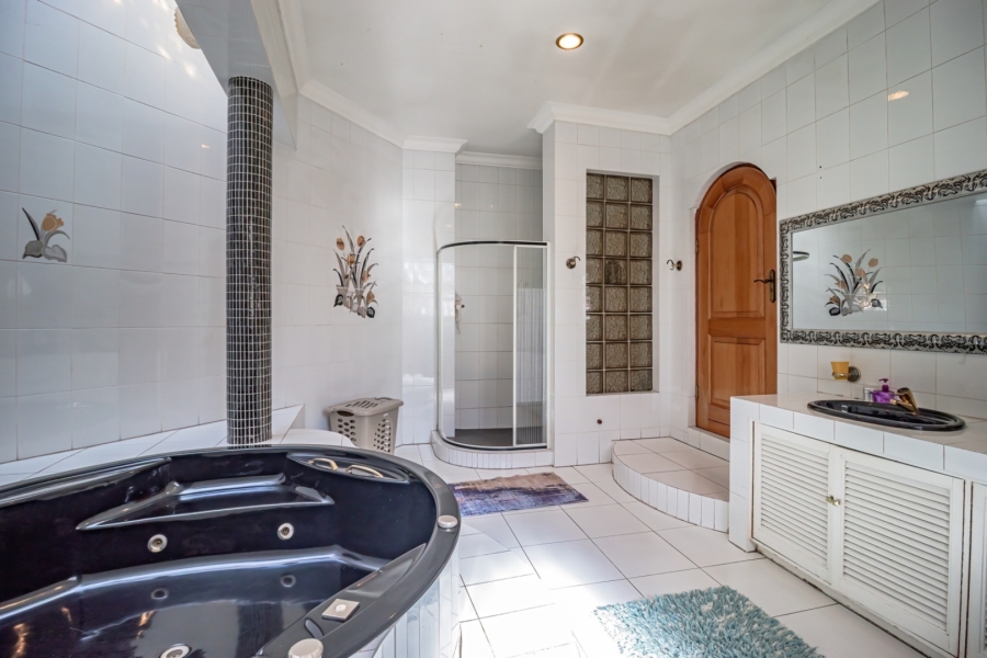 5 Bedroom Property for Sale in Sunward Park Gauteng