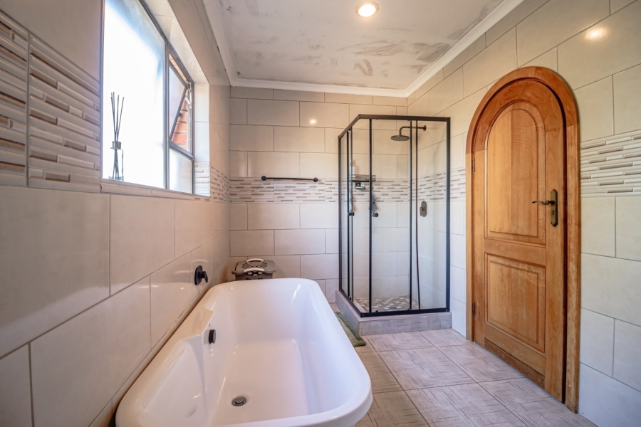5 Bedroom Property for Sale in Sunward Park Gauteng