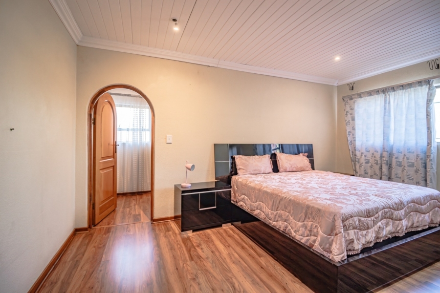 5 Bedroom Property for Sale in Sunward Park Gauteng