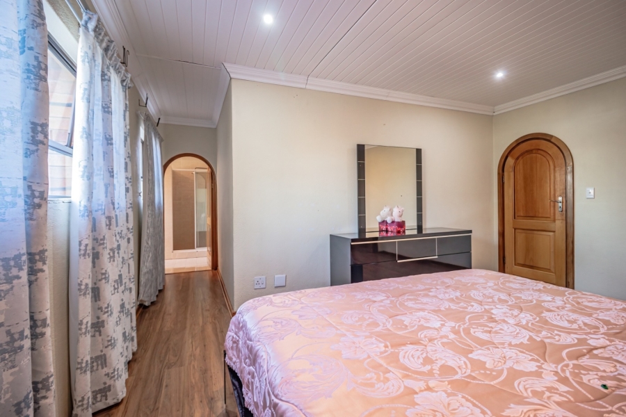 5 Bedroom Property for Sale in Sunward Park Gauteng