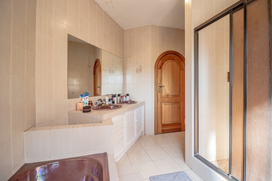5 Bedroom Property for Sale in Sunward Park Gauteng