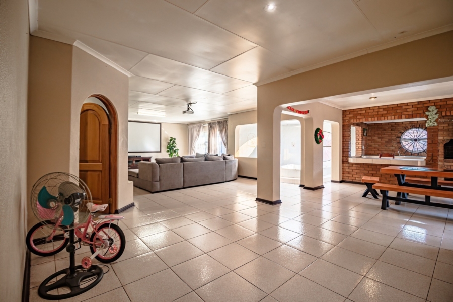 5 Bedroom Property for Sale in Sunward Park Gauteng