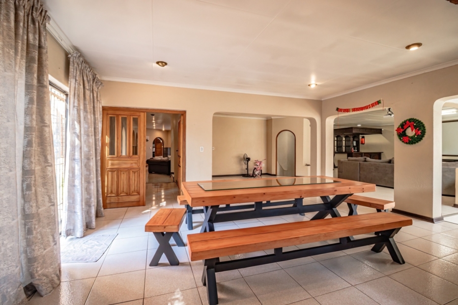 5 Bedroom Property for Sale in Sunward Park Gauteng