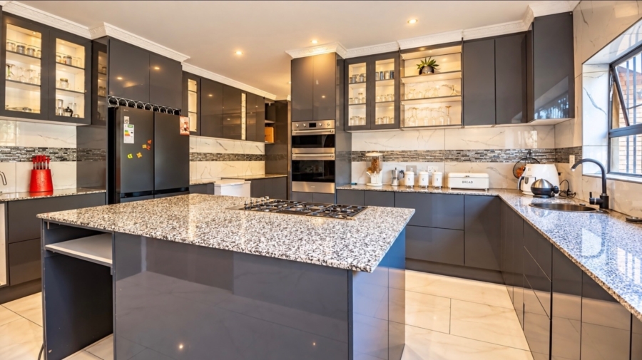 5 Bedroom Property for Sale in Sunward Park Gauteng