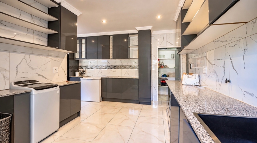 5 Bedroom Property for Sale in Sunward Park Gauteng