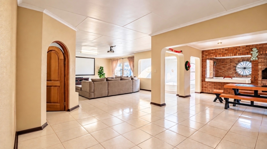 5 Bedroom Property for Sale in Sunward Park Gauteng