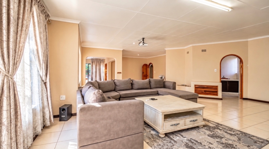 5 Bedroom Property for Sale in Sunward Park Gauteng