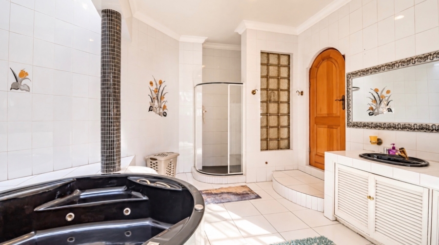 5 Bedroom Property for Sale in Sunward Park Gauteng
