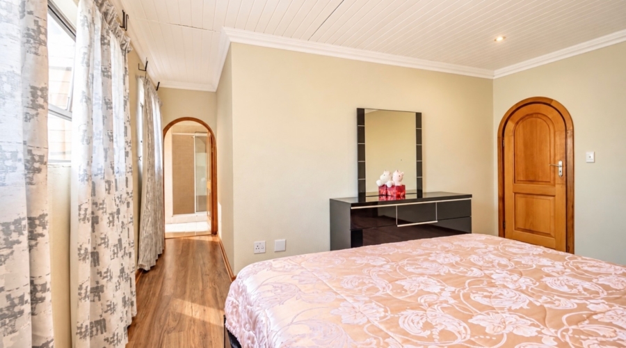 5 Bedroom Property for Sale in Sunward Park Gauteng