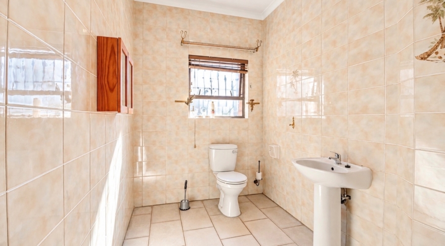 5 Bedroom Property for Sale in Sunward Park Gauteng
