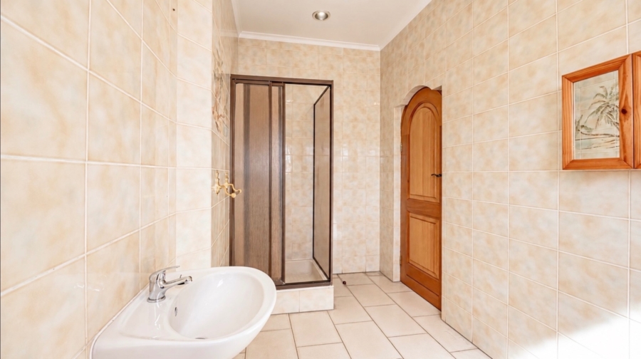 5 Bedroom Property for Sale in Sunward Park Gauteng