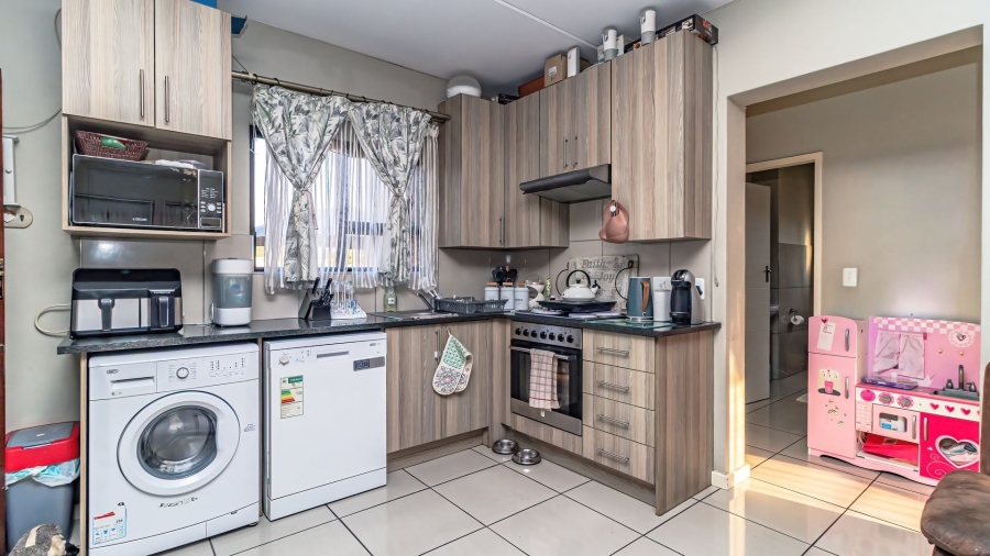 2 Bedroom Property for Sale in Brentwood Gauteng