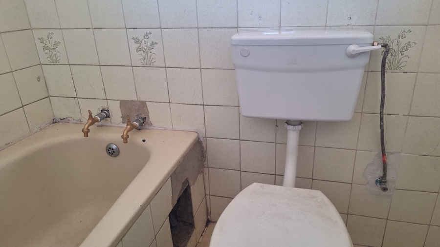 To Let 2 Bedroom Property for Rent in Orange Grove Gauteng