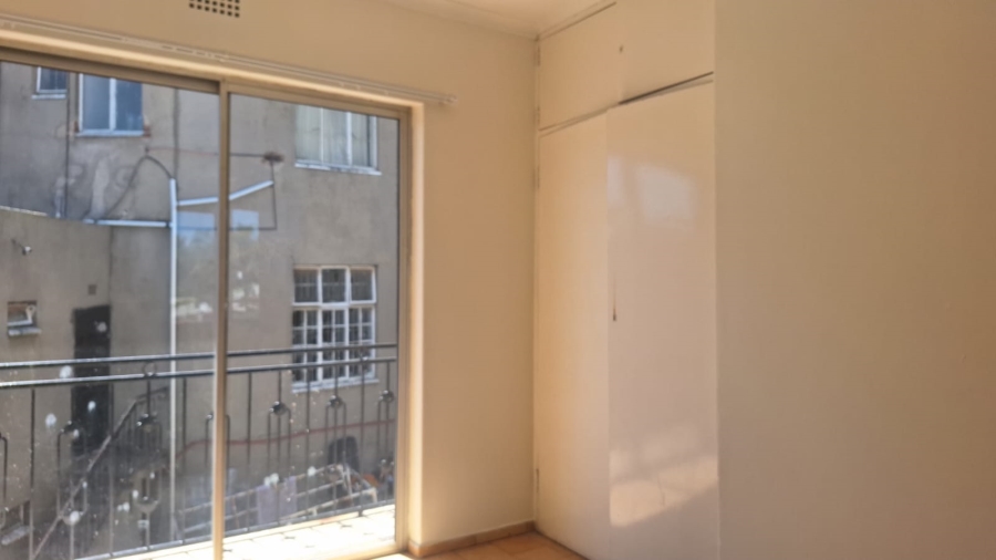 To Let 2 Bedroom Property for Rent in Orange Grove Gauteng