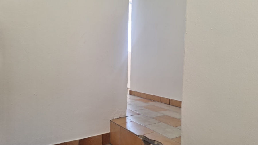 To Let 2 Bedroom Property for Rent in Orange Grove Gauteng