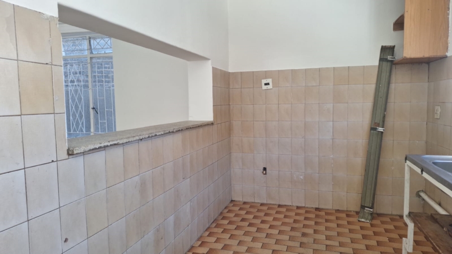 To Let 2 Bedroom Property for Rent in Orange Grove Gauteng