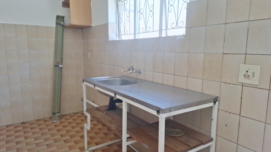 To Let 2 Bedroom Property for Rent in Orange Grove Gauteng