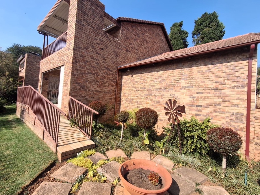 5 Bedroom Property for Sale in Helderkruin Gauteng