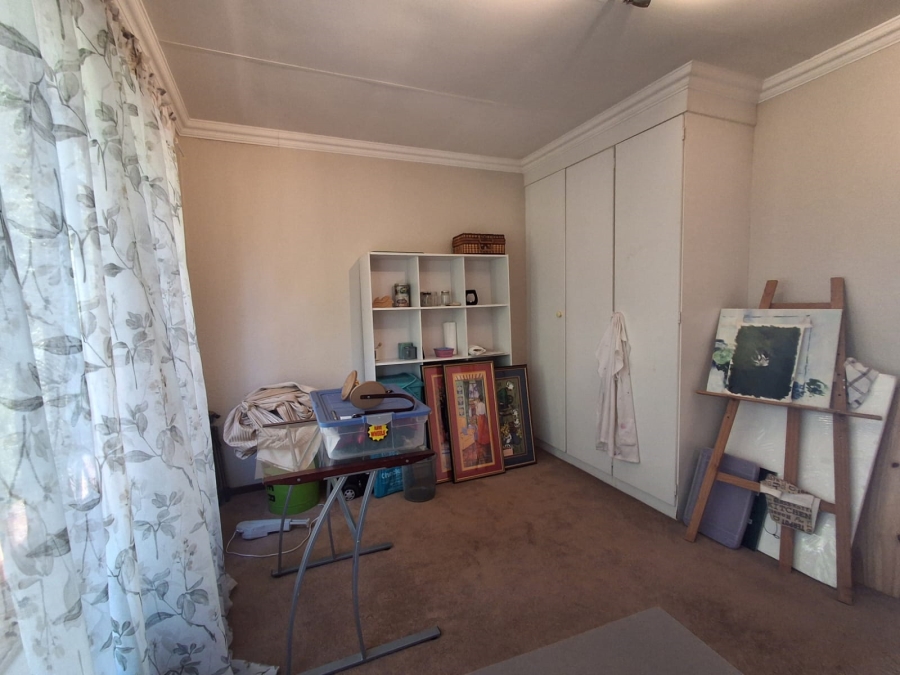 5 Bedroom Property for Sale in Helderkruin Gauteng