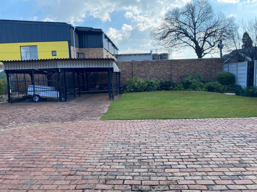 To Let Commercial Property for Rent in Parkmore Gauteng