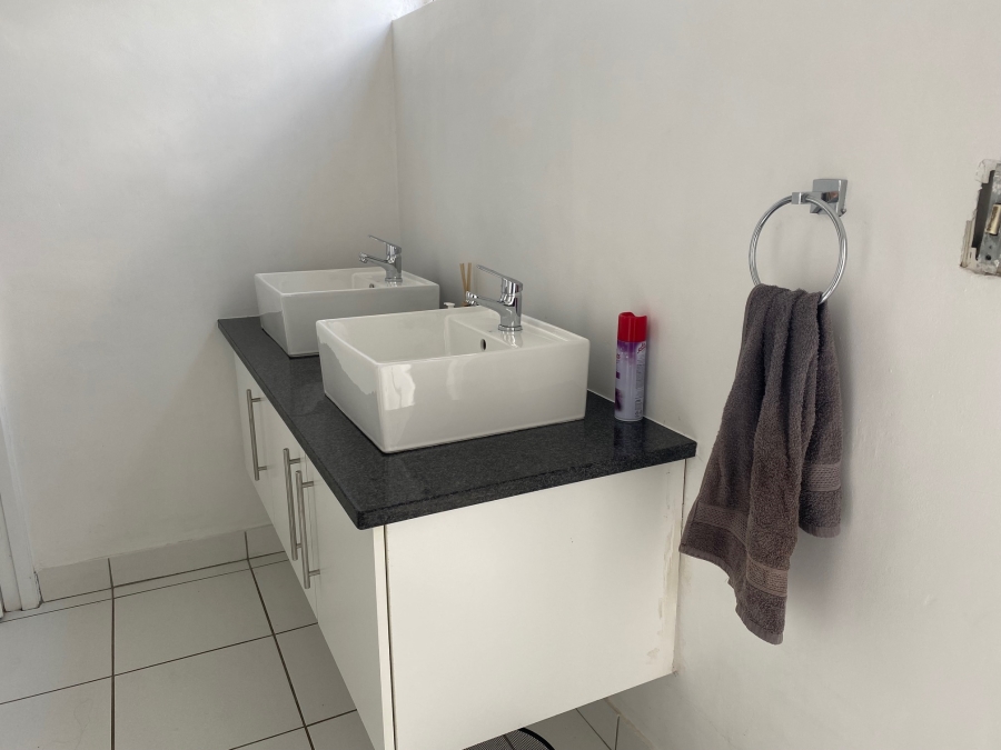To Let Commercial Property for Rent in Parkmore Gauteng
